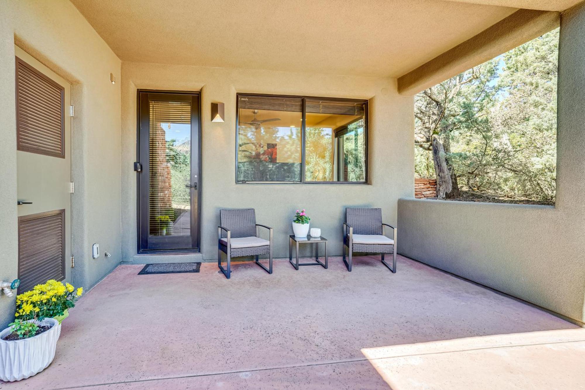 شقة Sedona Couples Retreat With Patio Walk To Trails! المظهر الخارجي الصورة