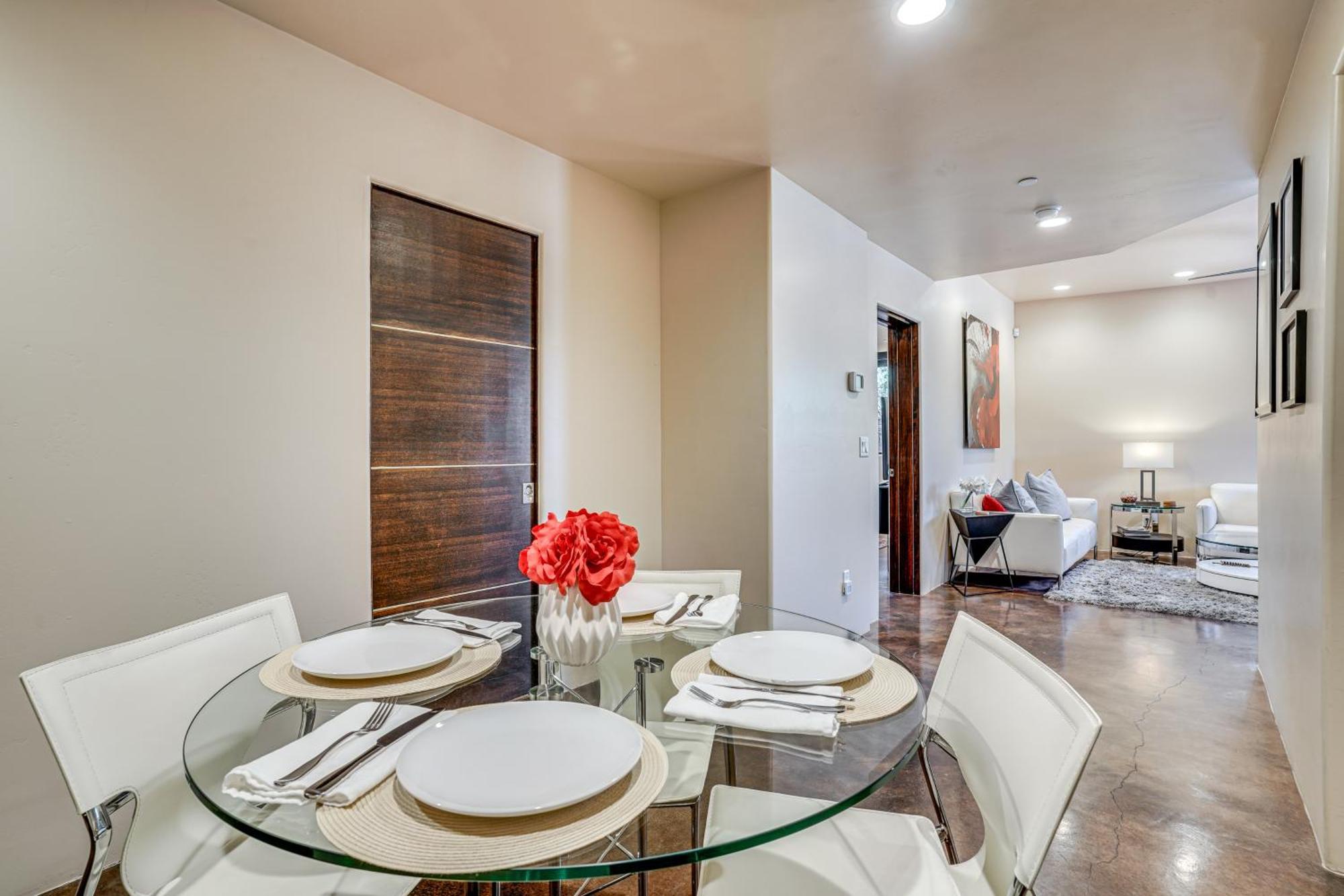 شقة Sedona Couples Retreat With Patio Walk To Trails! المظهر الخارجي الصورة