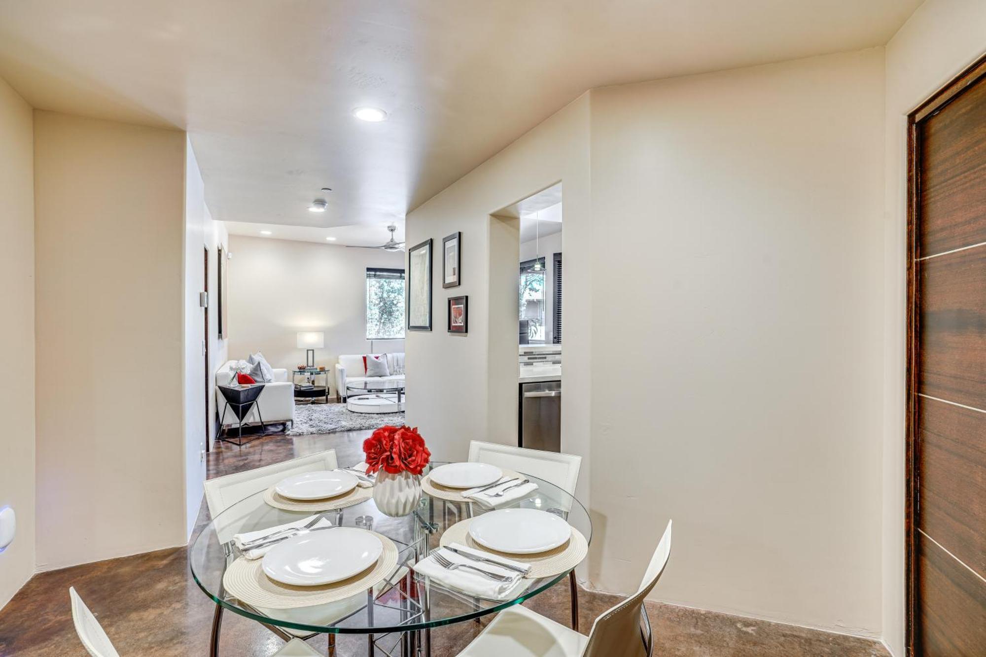 شقة Sedona Couples Retreat With Patio Walk To Trails! المظهر الخارجي الصورة