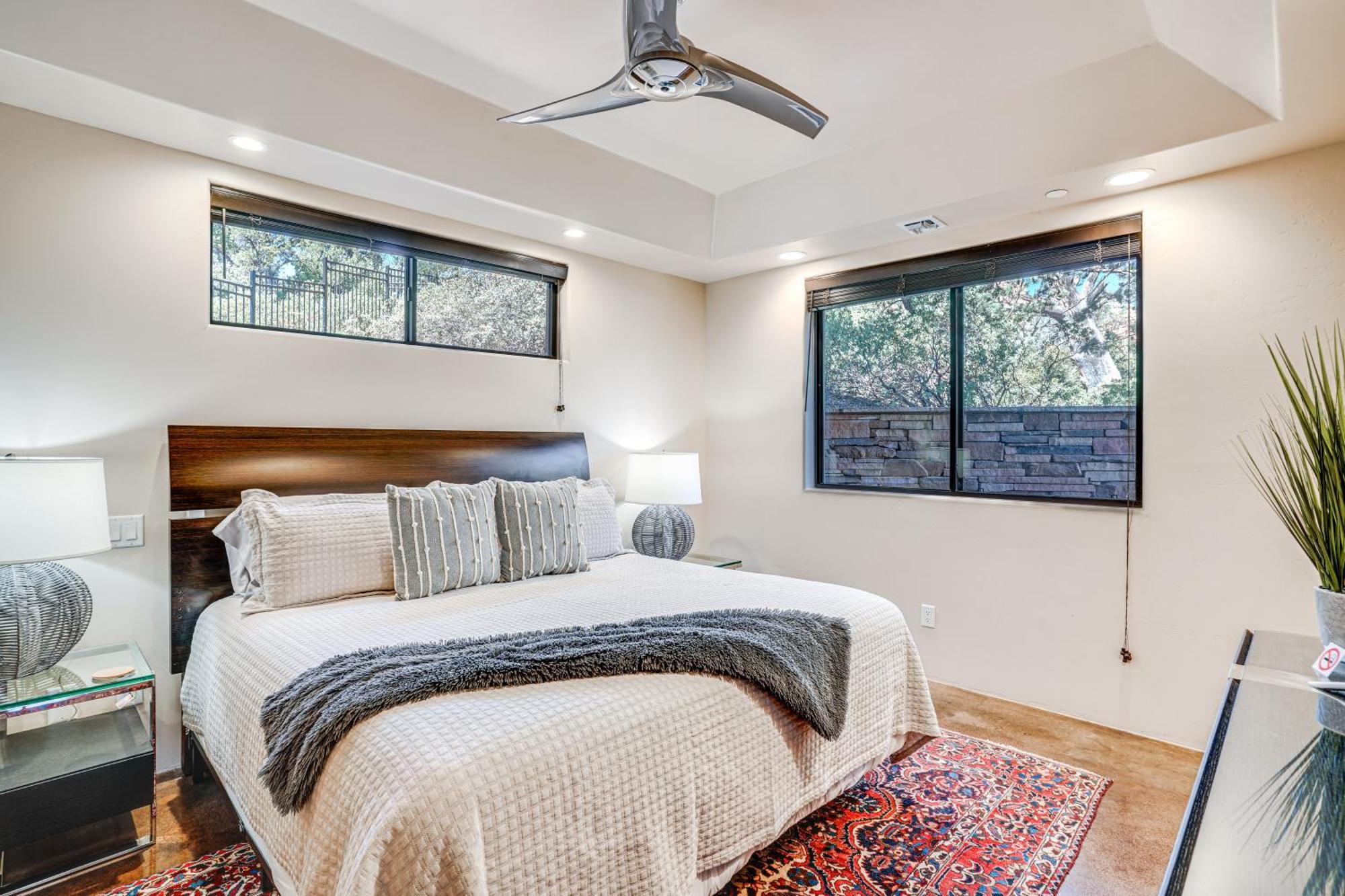 شقة Sedona Couples Retreat With Patio Walk To Trails! المظهر الخارجي الصورة