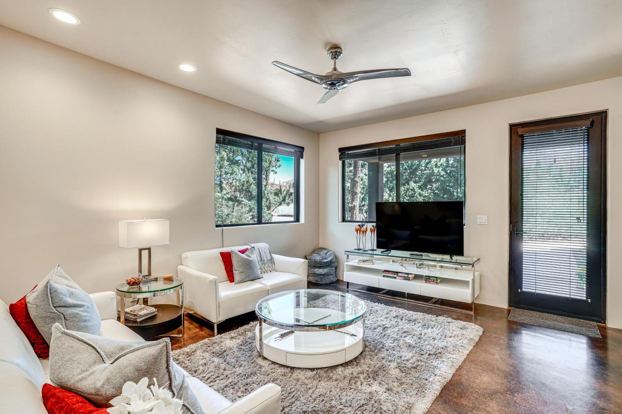 شقة Sedona Couples Retreat With Patio Walk To Trails! المظهر الخارجي الصورة